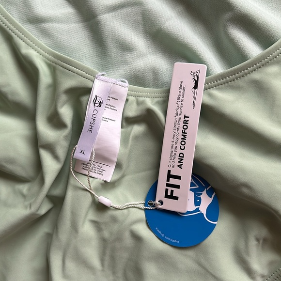 Woman’s Cupshe One piece - Green - Picture 4 of 4